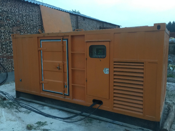 武威发电机组长期使用中，电缆线的敷设路径有哪些要求？